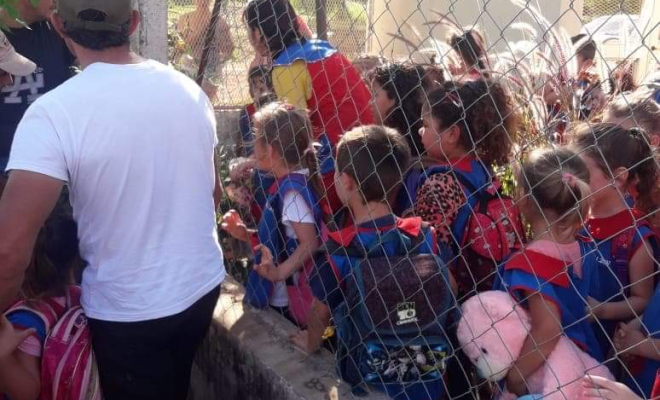 Escándalo en un NENI en Cerro Azul por niños que quedaron encerrados