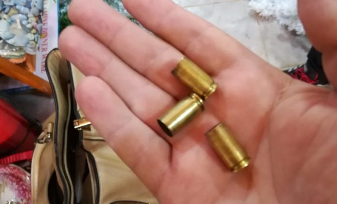 Fuga, persecución y tiros en pleno centro de Alem